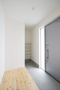 http://simpleinc.jp/blog/wp-content/uploads/2018/12/DSC4364-200x300.jpg