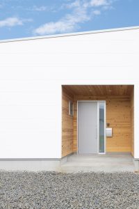 http://simpleinc.jp/blog/wp-content/uploads/2018/12/DSC4321-200x300.jpg